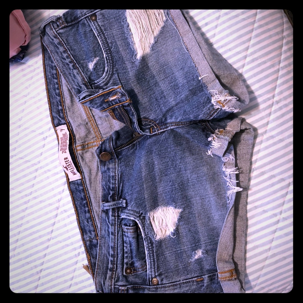Nwot Hollister distressed denim shorts super cute